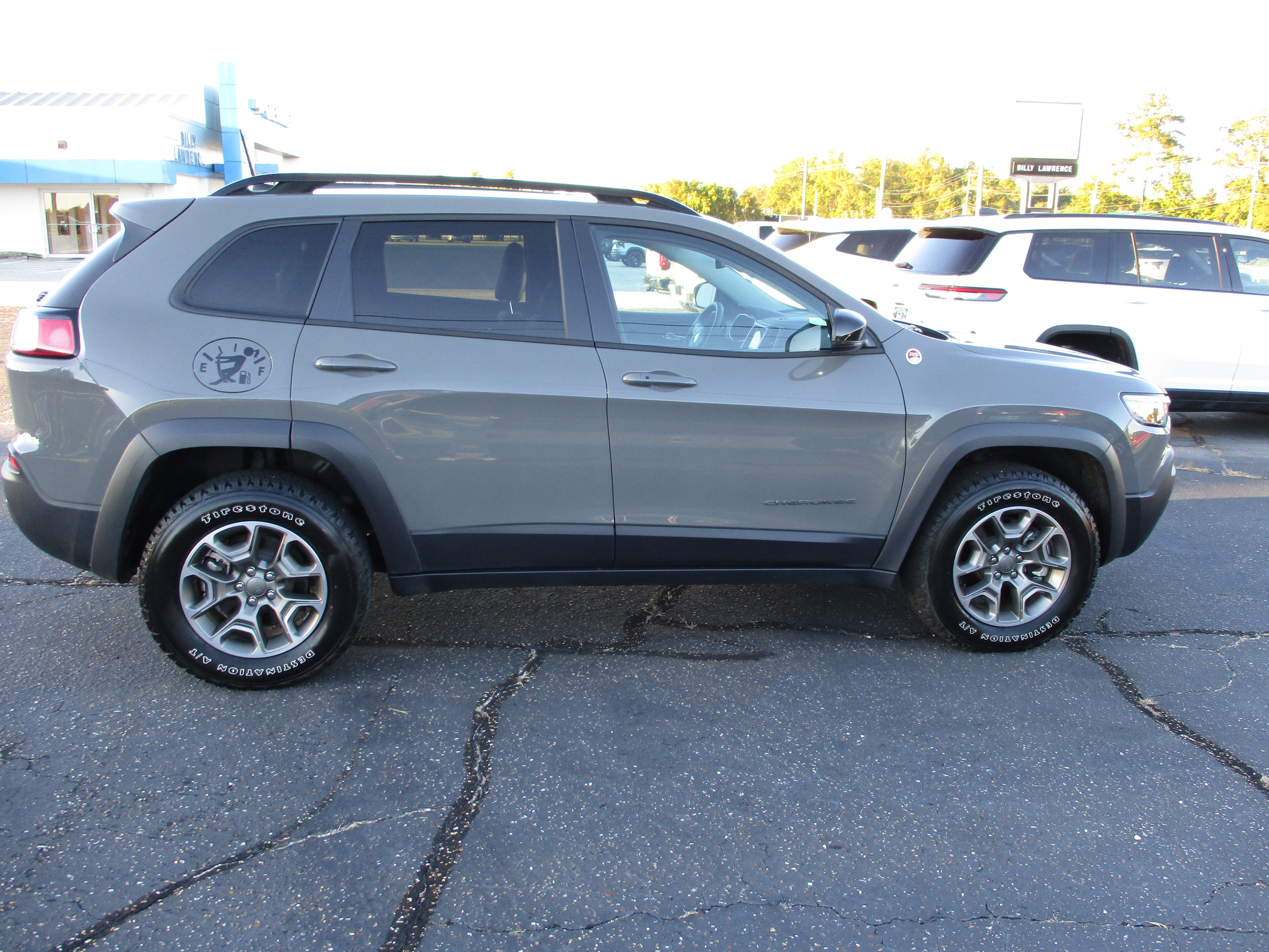 2022 Jeep Cherokee Trailhawk