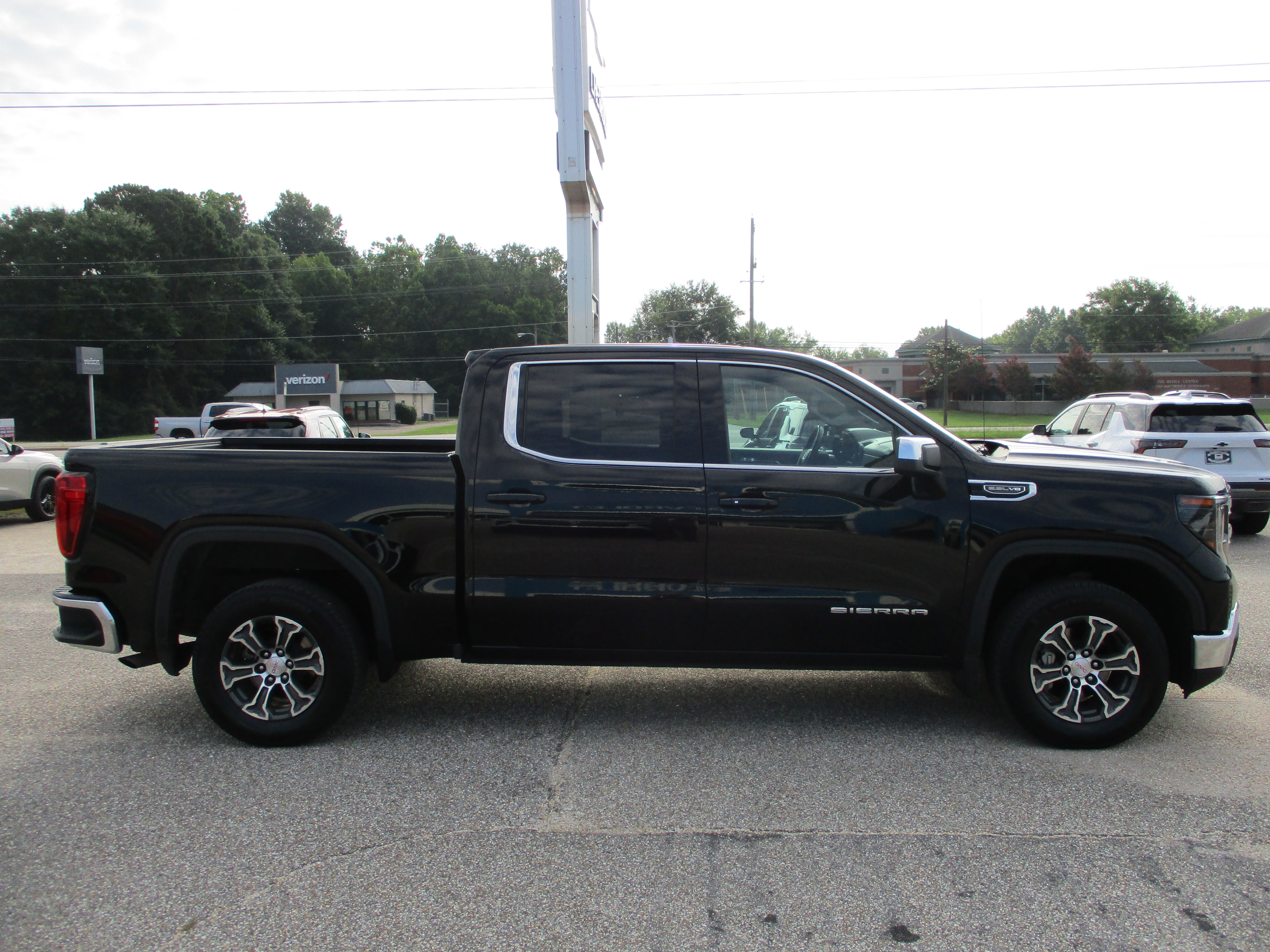 2023 GMC Sierra 1500 SLE