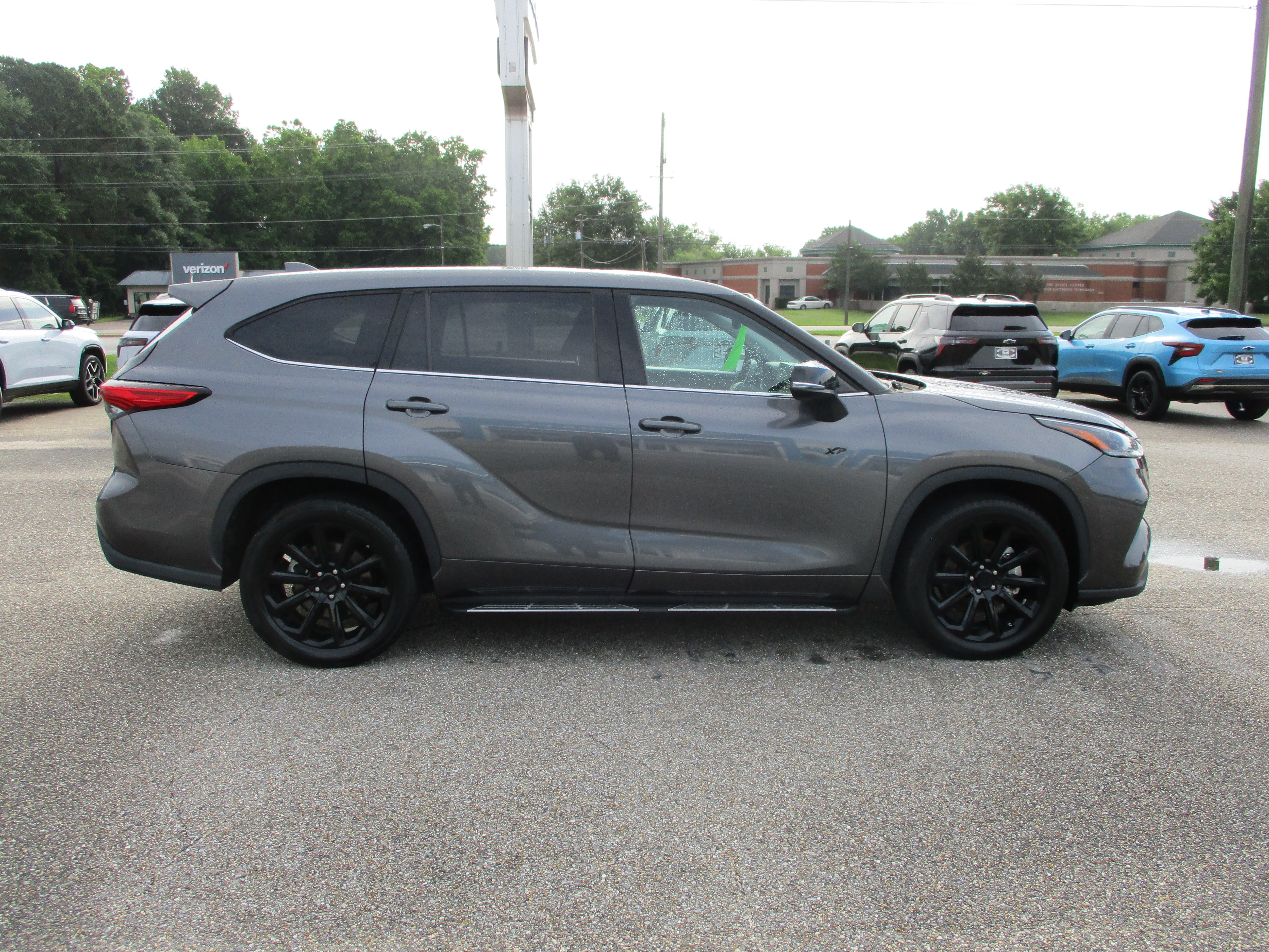 2021 Toyota Highlander L